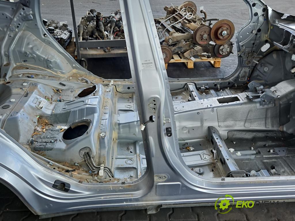 Subaru Forester IV SJ 2012-2018 2.0 D BOXER 147 HP manual 108 kW 1999 cm3 5- Práh: pravý  (Karoséria ostatné)