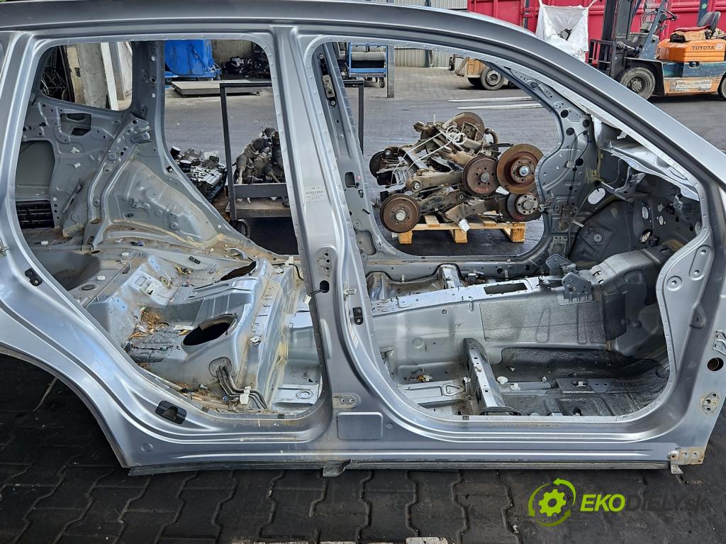 Subaru Forester IV SJ 2012-2018 2.0 D BOXER 147 HP manual 108 kW 1999 cm3 5- Práh: pravý  (Karoséria ostatné)
