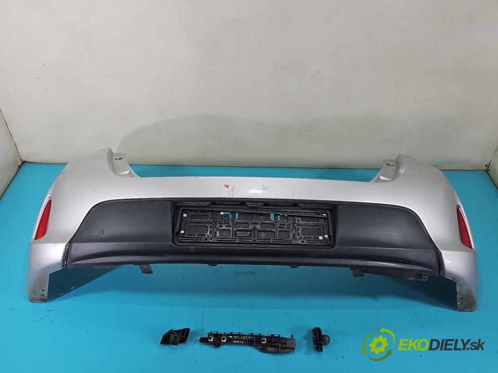 Toyota Auris II 2012-2018 1.6 16V 132 hp manual 97 kW 1598 cm3 5- nárazník zadní  (Klika dveří ostatní)