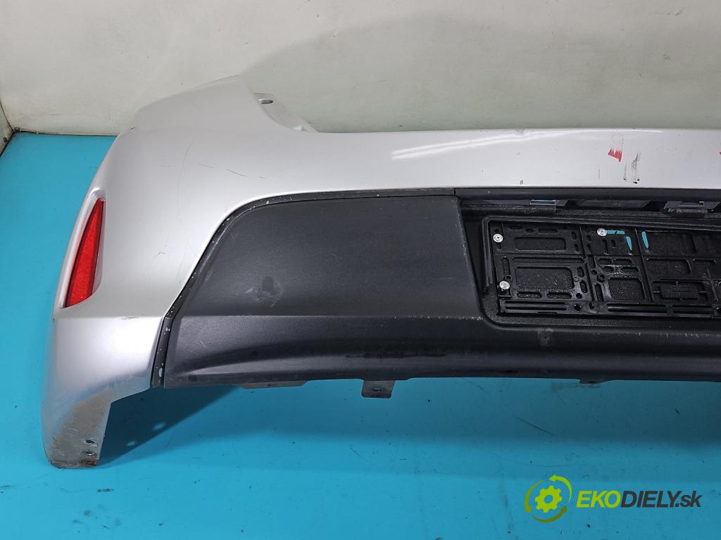 Toyota Auris II 2012-2018 1.6 16V 132 hp manual 97 kW 1598 cm3 5- nárazník zadní  (Klika dveří ostatní)