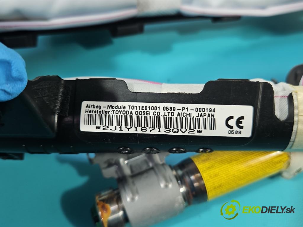 Toyota Auris II 2012-2018 1.6 16V 132 HP manual 97 kW 1598 cm3 5- clona pravé TG11E01001