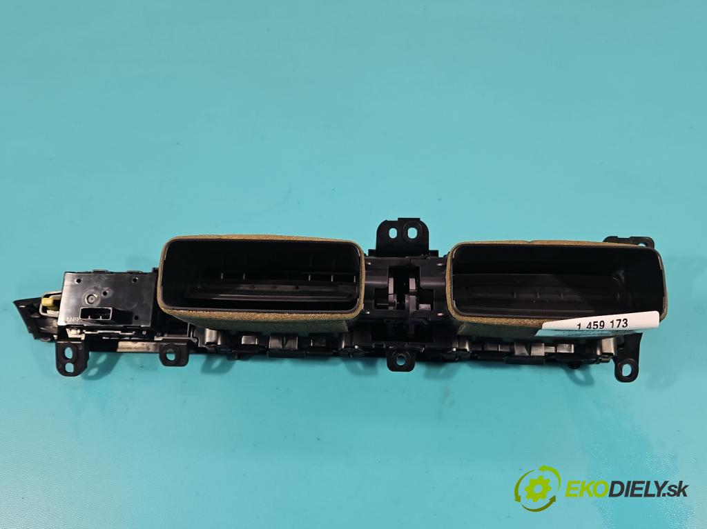 Toyota Auris II 2012-2018 1.6 16V 132  HP manual 97 kW 1598 cm3 5- Mřížka: kúrenia stredová 55670-02400 (Mriežka kúrenia (fukár))