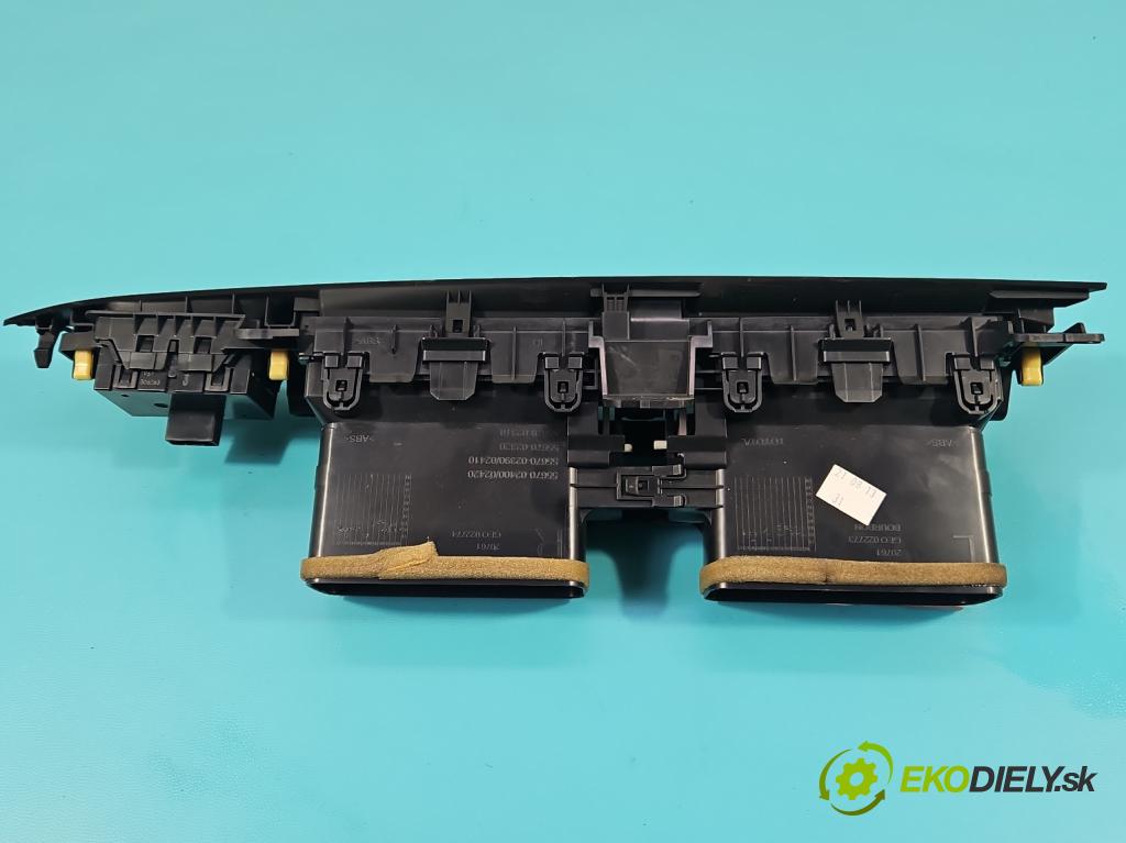 Toyota Auris II 2012-2018 1.6 16V 132  HP manual 97 kW 1598 cm3 5- Mřížka: kúrenia stredová 55670-02400 (Mriežka kúrenia (fukár))