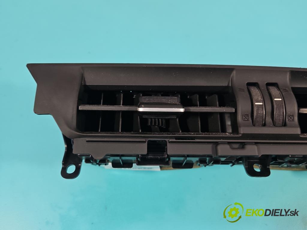 Toyota Auris II 2012-2018 1.6 16V 132  HP manual 97 kW 1598 cm3 5- Mřížka: kúrenia stredová 55670-02400 (Mriežka kúrenia (fukár))