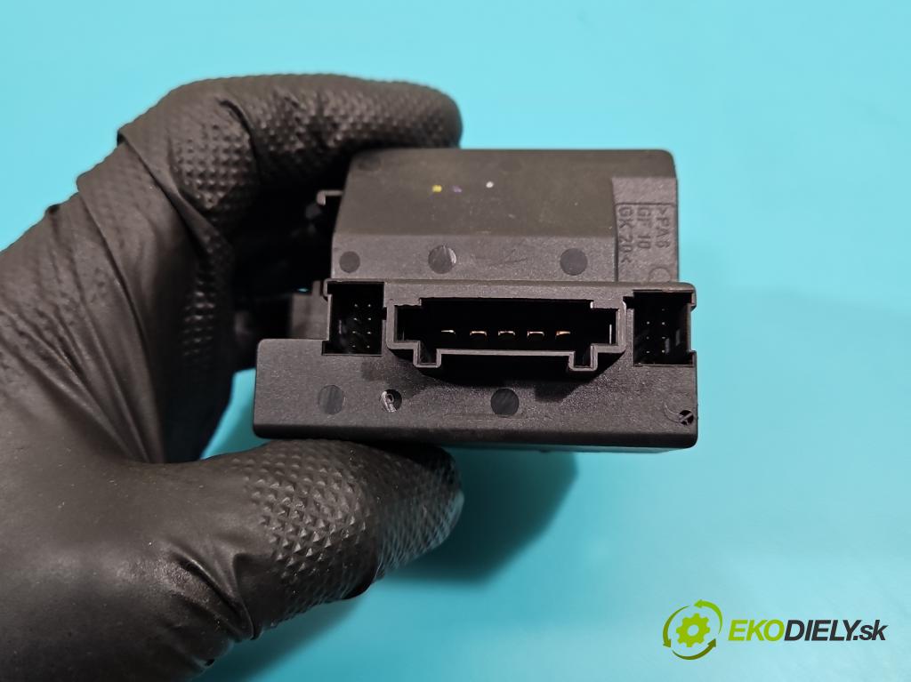 Mercedes E W211 2002-2009 2,2.0 cdi 150 HP manual 110 kW 2148 cm3 4- Spínačka 2115450608 (Spínacia skrinka)