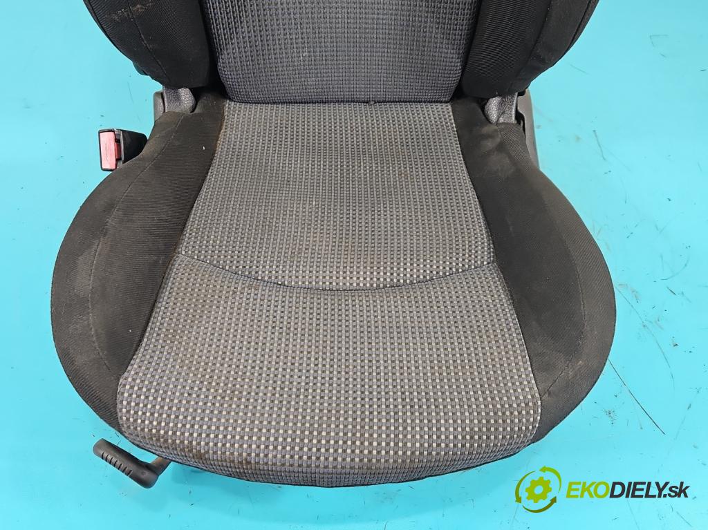 Peugeot 206 1.1 60 HP manual 44 kW 1124 cm3 5- Sedačka ľavý  (Sedadlo)