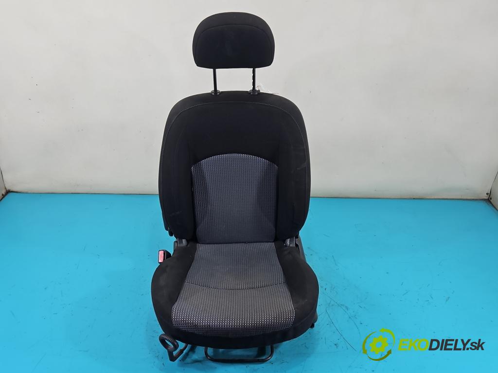 Peugeot 206 1.1 60 HP manual 44 kW 1124 cm3 5- Sedačka ľavý  (Sedadlo)
