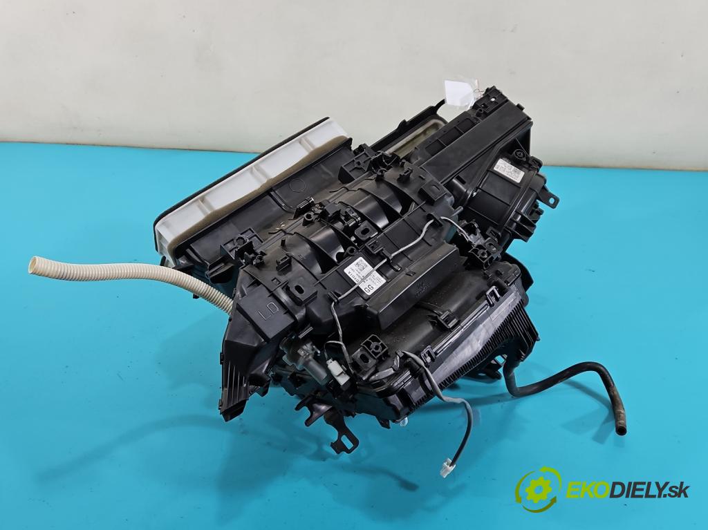 Toyota Auris II 2012-2018 1.6 16V 132 hp manual 97 kW 1598 cm3 5- radiátor 87050-05761 (Radiátory topení)