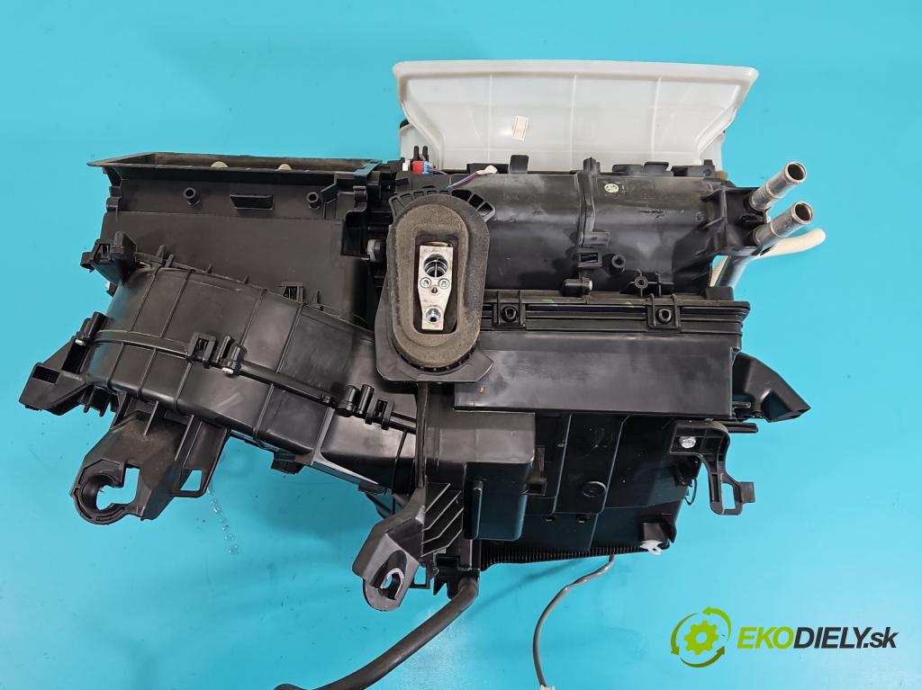 Toyota Auris II 2012-2018 1.6 16V 132 hp manual 97 kW 1598 cm3 5- radiátor 87050-05761 (Radiátory topení)