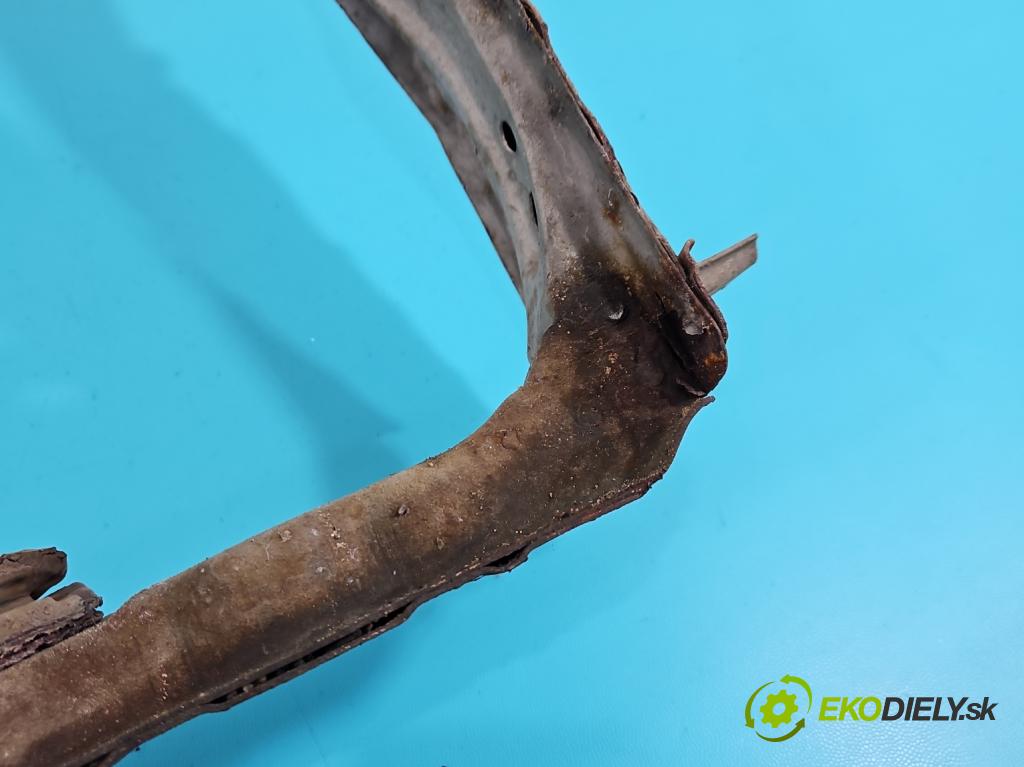 Toyota Auris II 2012-2018 1.6 16V 132 hp manual 97 kW 1598 cm3 5- stěna přední  (Výztuhy přední)