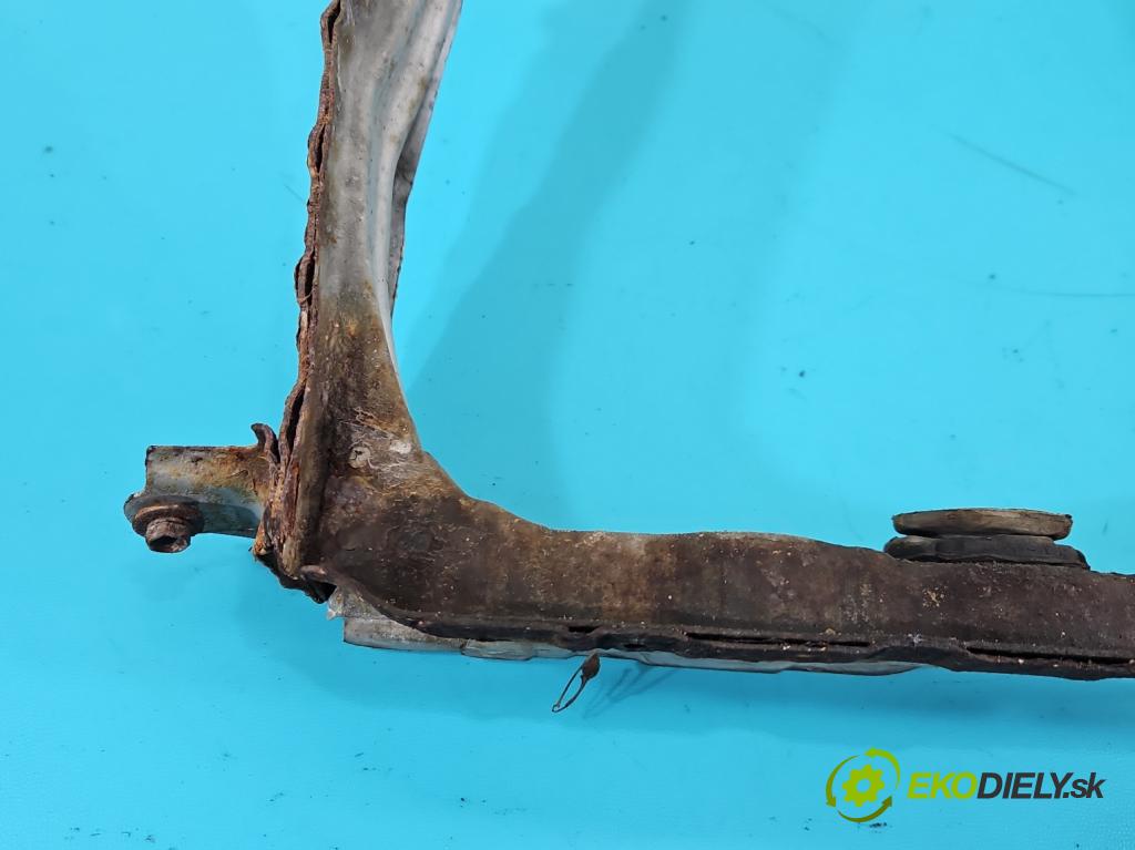 Toyota Auris II 2012-2018 1.6 16V 132 hp manual 97 kW 1598 cm3 5- stěna přední  (Výztuhy přední)