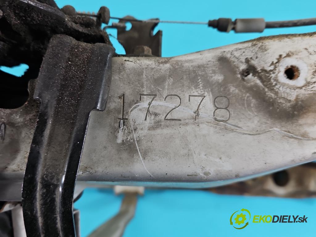 Toyota Auris II 2012-2018 1.6 16V 132 hp manual 97 kW 1598 cm3 5- stěna přední  (Výztuhy přední)