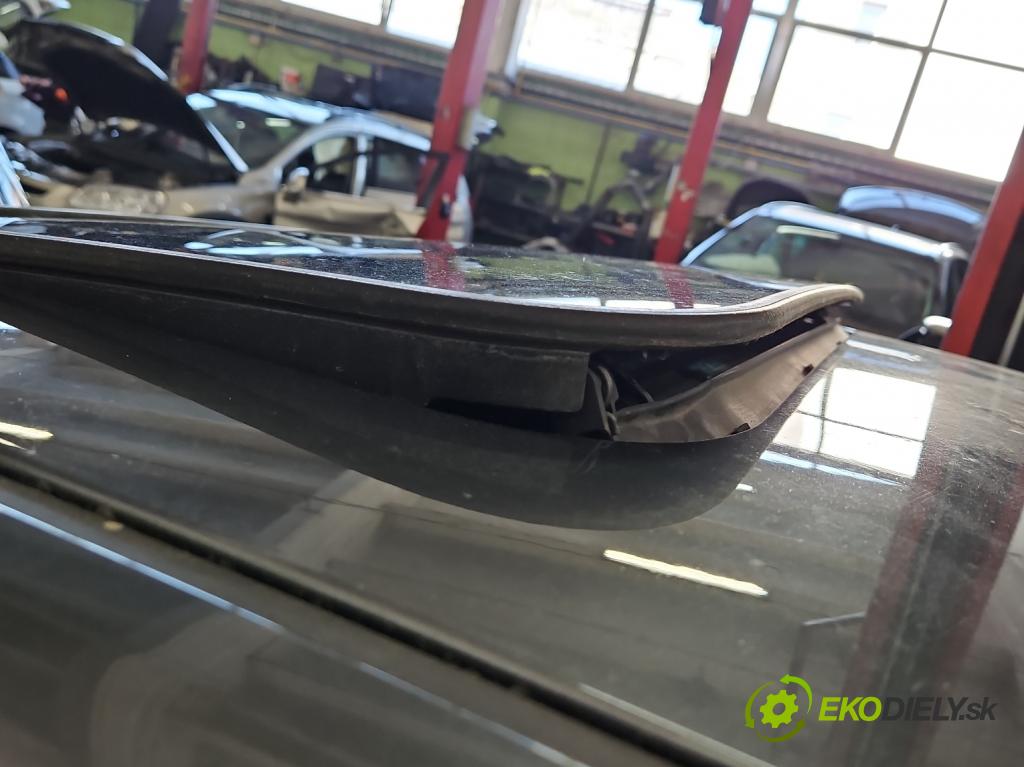 Audi A8 D3 2002-2009 3.0 tdi 211KM automatic 155 kW 2967 cm3 4- Střešní okno:  (Sklo karosérie)