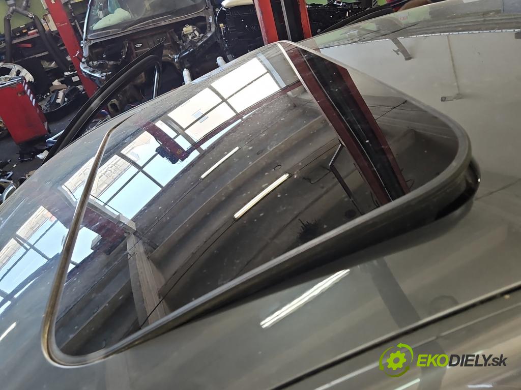 Audi A8 D3 2002-2009 3.0 tdi 211KM automatic 155 kW 2967 cm3 4- Střešní okno:  (Sklo karosérie)