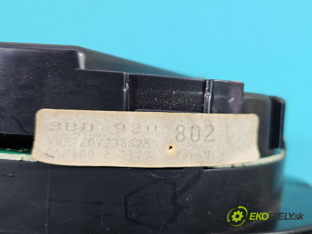 Vw Passat B5 1995-2005 2.3 VR5 150 HP manual 110 kW 2324 cm3 4- prístrojovka/ budíky 3B0920802 (Prístrojová doska)