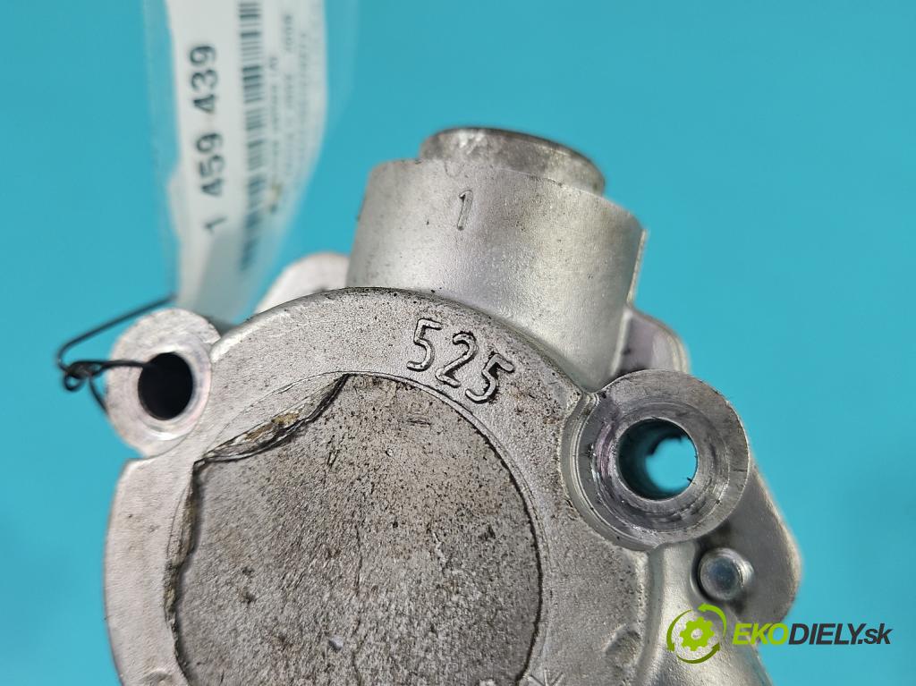 Opel Vectra C 2002-2008 2.2 16V 155 hp manual 114 kW 2198 cm3 5- čerpadlo paliva 525