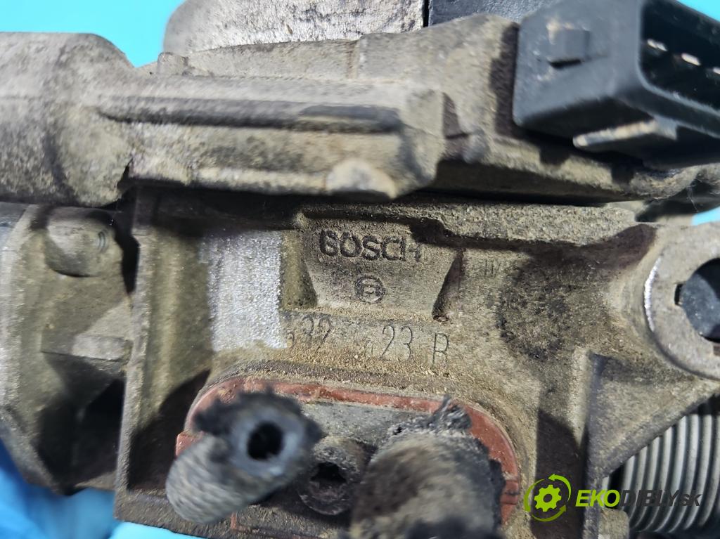 Vw Golf III 1991-1998 1.6 75 HP manual 55 kW 1598 cm3 5- vstrekovač 0132008601 (Karburátor)