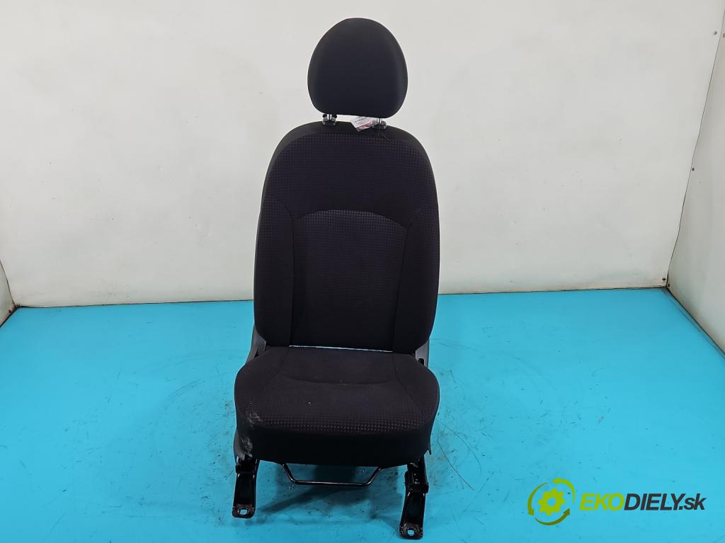 Mitsubishi Space Star II 2012-2020 1.2 80 HP manual 59 kW 1193 cm3 5- Sedačka pravý  (Sedadlo)