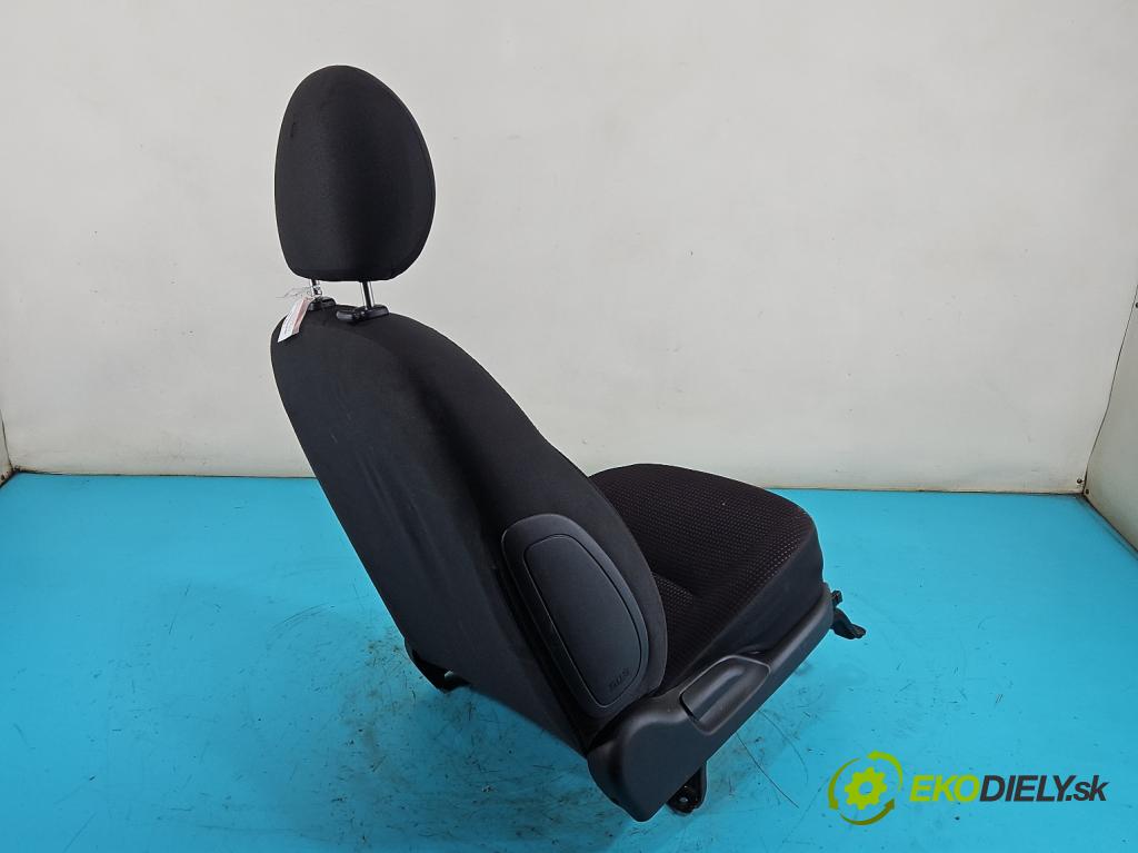 Mitsubishi Space Star II 2012-2020 1.2 80 HP manual 59 kW 1193 cm3 5- Sedačka pravý  (Sedadlo)