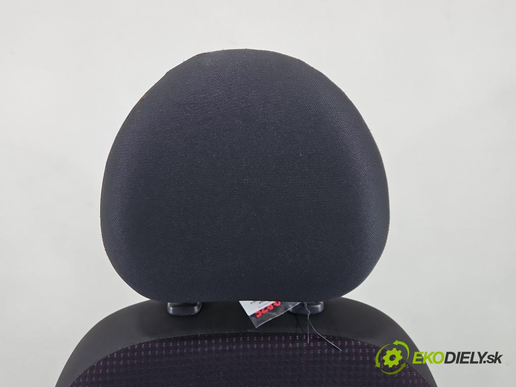 Mitsubishi Space Star II 2012-2020 1.2 80 HP manual 59 kW 1193 cm3 5- Sedačka pravý  (Sedadlo)