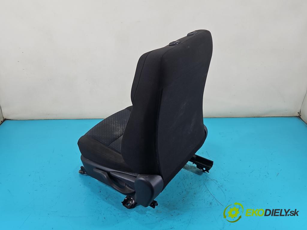 Toyota Auris II 2012-2018 1.6 16V 132  HP manual 97 kW 1598 cm3 5- Sedačka ľavý  (Sedadlo)