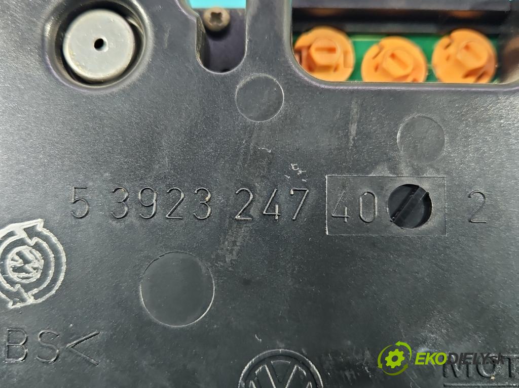 Vw Golf III 1991-1998 1.8 75 HP manual 55 kW 1781 cm3 5- prístrojovka/ budíky 1H6919880 (Prístrojová doska)