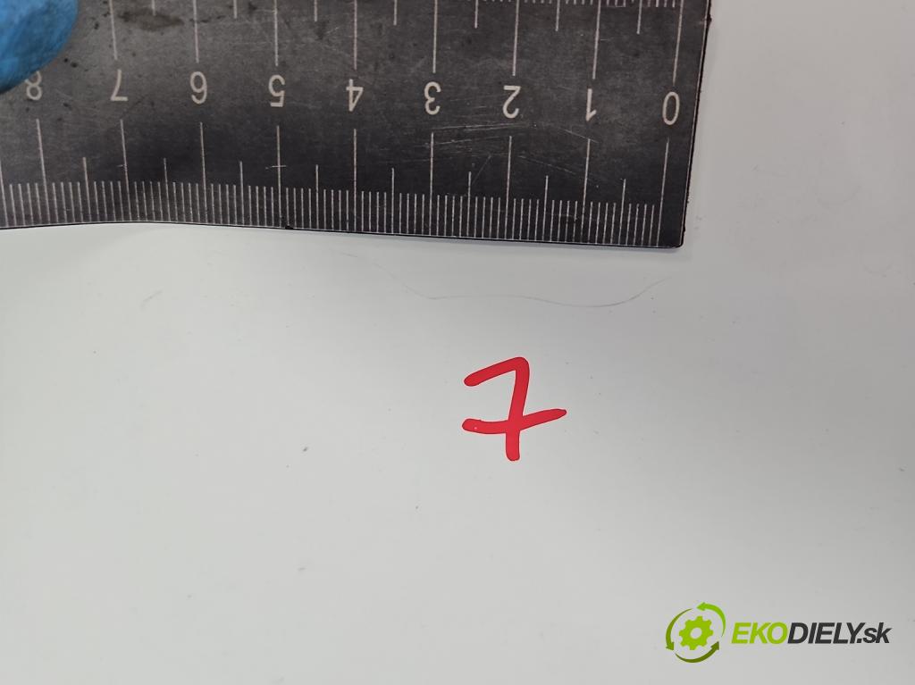 Hyundai i20 II 2014 -2020 1.2 16V 84KM manual 61.8 kW 1248 cm3 5- dvere zadné ľavé  (Kľučka dverí ostatné)