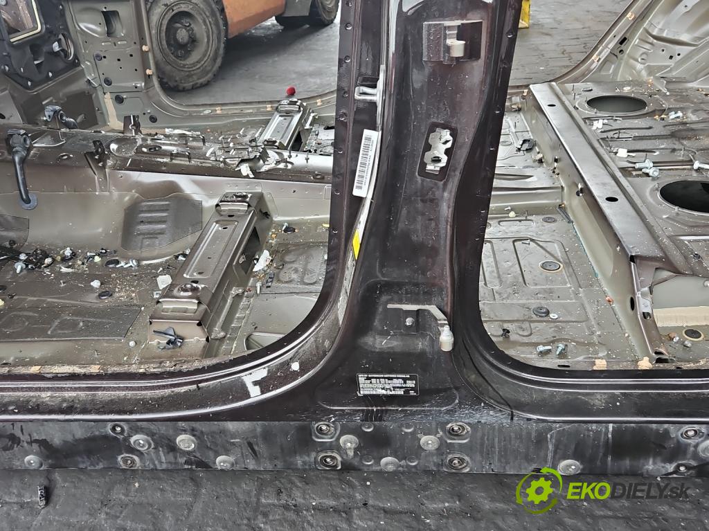 Bmw X5 F15 2013-2018 3.0 T N55 306KM automatic 225 kW 2979 cm3 5- práh levý  (Karoserie ostatní)