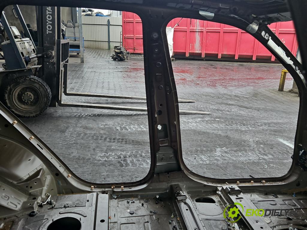 Bmw X5 F15 2013-2018 3.0 T N55 306KM automatic 225 kW 2979 cm3 5- práh levý  (Karoserie ostatní)