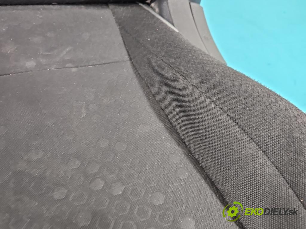 Hyundai i20 II 2014 -2020 1.2 16V 84KM manual 61,8 kW 1248 cm3 5- Sedačka ľavý (Sedadlo)