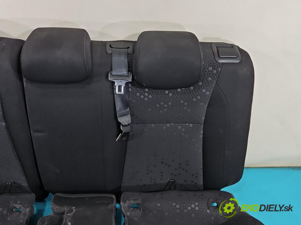 Hyundai i20 II 2014 -2020 1.2 16V 84KM manual 61,8 kW 1248 cm3 5- Pohovka: zadné  (Sedadlo)