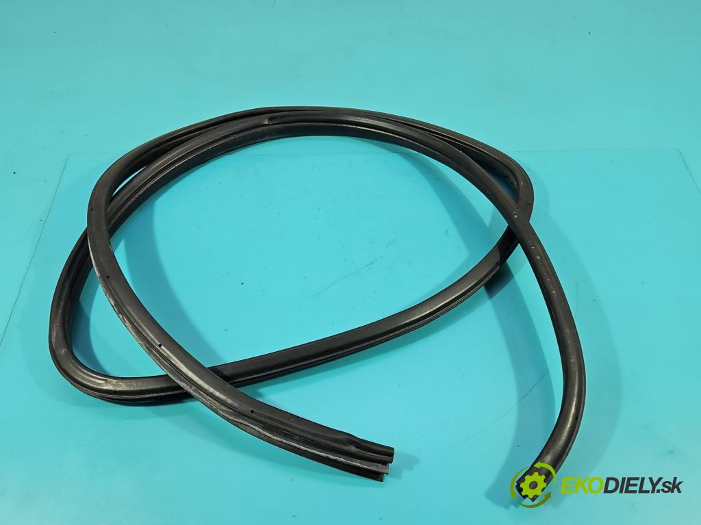 Subaru Forester IV SJ 2012-2018 2.0 D BOXER 147 hp manual 108 kW 1999 cm3 5- Těsnění: dveře zadní pravé 22050304 (Ostatní)