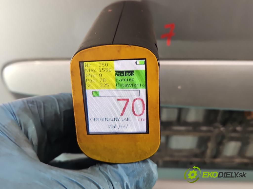 Toyota Corolla E12 2001-2009 2.0 D4D 110 hp manual 81 kW 1975 cm3 4- zadní kufrové dveře  (Zadní kapota (kufr))