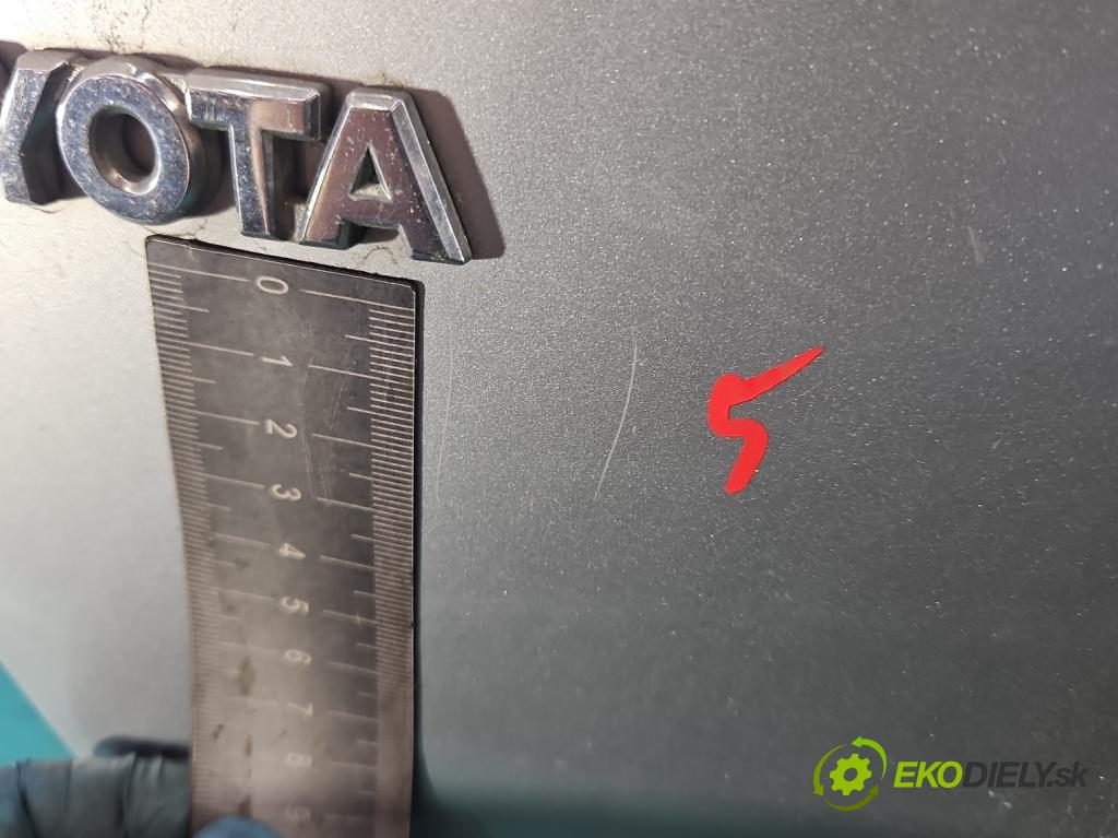 Toyota Corolla E12 2001-2009 2.0 D4D 110 hp manual 81 kW 1975 cm3 4- zadní kufrové dveře  (Zadní kapota (kufr))