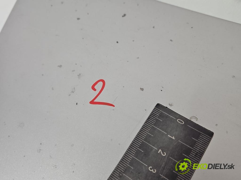 Toyota Corolla E12 2001-2009 2.0 D4D 110 hp manual 81 kW 1975 cm3 4- zadní kufrové dveře  (Zadní kapota (kufr))