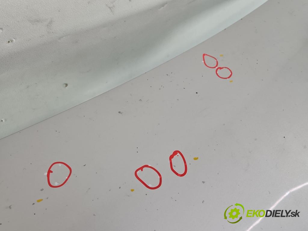 Toyota Corolla E12 2001-2009 2.0 D4D 110 hp manual 81 kW 1975 cm3 4- zadní kufrové dveře  (Zadní kapota (kufr))