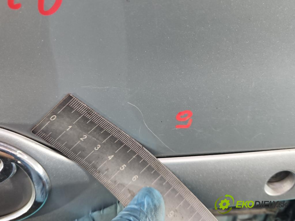 Toyota Corolla E12 2001-2009 2.0 D4D 110 hp manual 81 kW 1975 cm3 4- zadní kufrové dveře  (Zadní kapota (kufr))