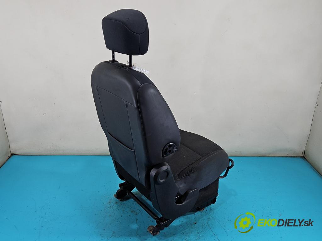 Peugeot Partner II 2008-2018 1.6 hdi 90 HP manual 66,2 kW 1560 cm3 5- Sedačka ľavý  (Sedadlo)
