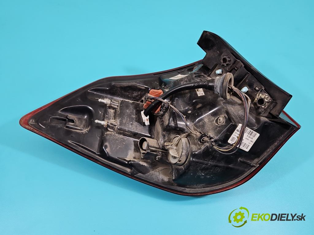 Hyundai i20 II 2014 -2020 1.2 16V 84KM manual 61.8 kW 1248 cm3 5- svetlo / reflektor zadné pravé 92402-C8600 (Kľučka dverí ostatné)