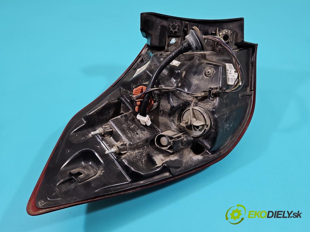 Hyundai i20 II 2014 -2020 1.2 16V 84KM manual 61.8 kW 1248 cm3 5- svetlo / reflektor zadné pravé 92402-C8600 (Kľučka dverí ostatné)