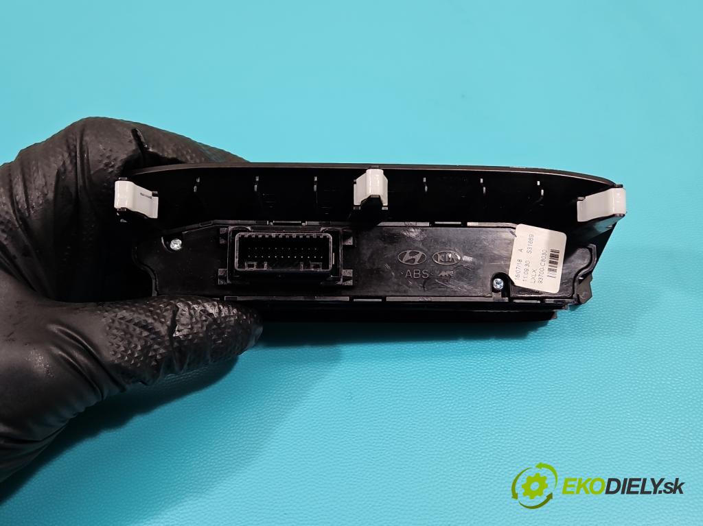 Hyundai i20 II 2014 -2020 1.2 16V 84KM manual 61,8 kW 1248 cm3 5- Zobrazit: 93700-C8030 (Prístrojová doska)