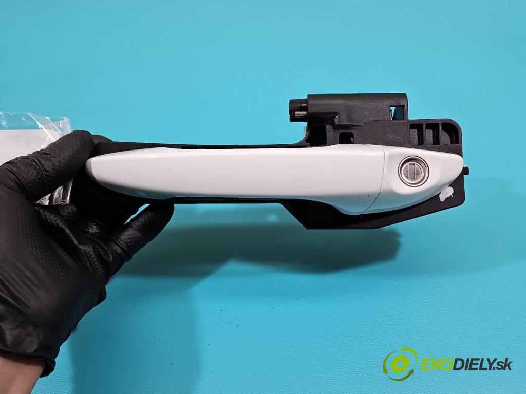 Hyundai i20 II 2014 -2020 1.2 16V 84KM manual 61,8 kW 1248 cm3 5- rukoväť predné ľavé mimo:  (Kľučka dverí vonkajšia predná ľavá)