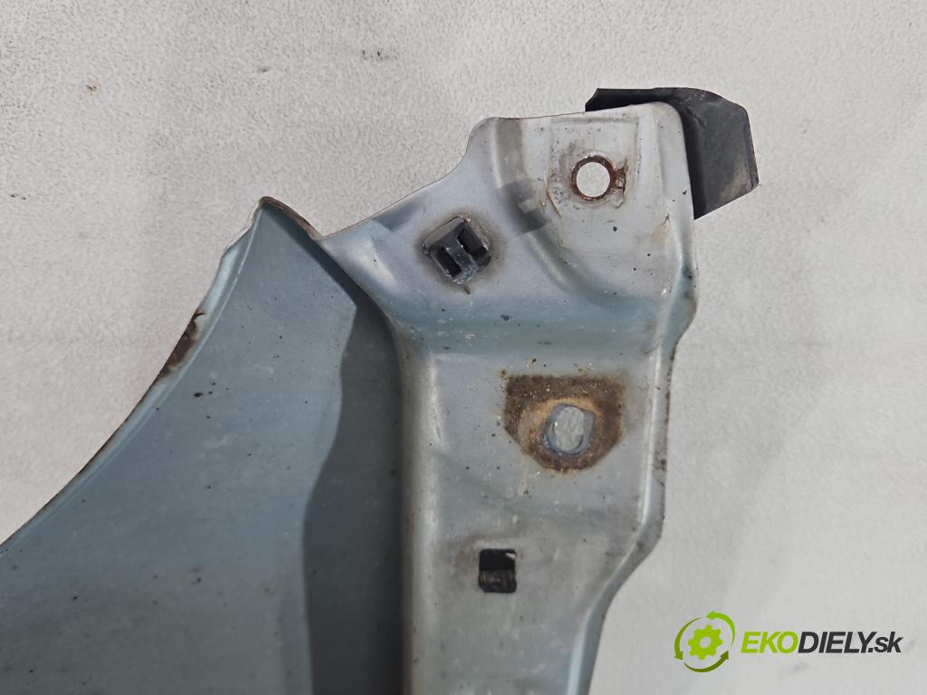 Toyota Corolla E12 2001-2009 2.0 D4D 110 hp manual 81 kW 1975 cm3 4- blatnik přední levý  (Levý přední blatník)