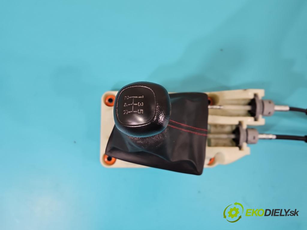 Hyundai i20 II 2014 -2020 1.2 16V 84KM manual 61,8 kW 1248 cm3 5- Páka: Změny: stupeň,rýchlosť  (Rýchlostná páka (kulisa))