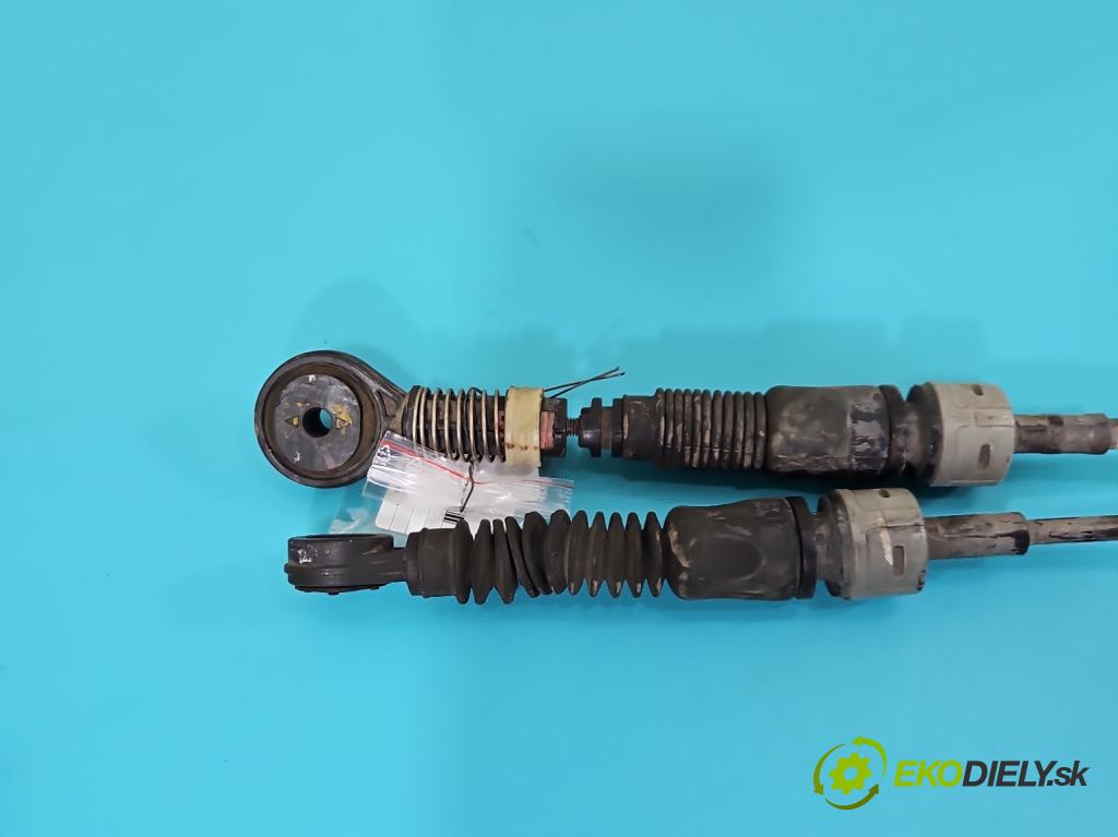 Hyundai i20 II 2014 -2020 1.2 16V 84KM manual 61,8 kW 1248 cm3 5- Páka: Změny: stupeň,rýchlosť  (Rýchlostná páka (kulisa))