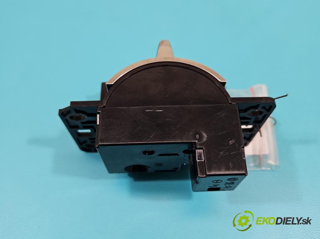 Opel Mokka B 2020 - 1.2 T 131 HP automatic 96 kW 1199 cm3 5- Páka: Změny: stupeň,rýchlosť 98440959ZD (Rýchlostná páka (kulisa))