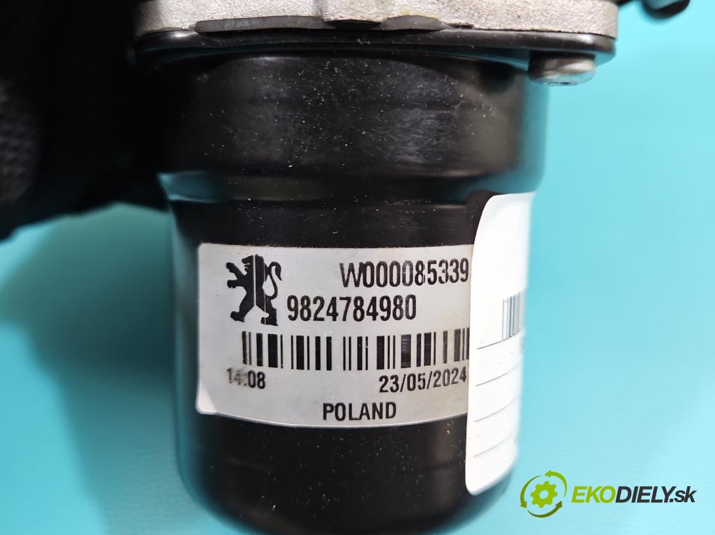 Opel Mokka B 2020 - 1.2 T 131 hp automatic 96 kW 1199 cm3 5- motor stěračů přední W000096769