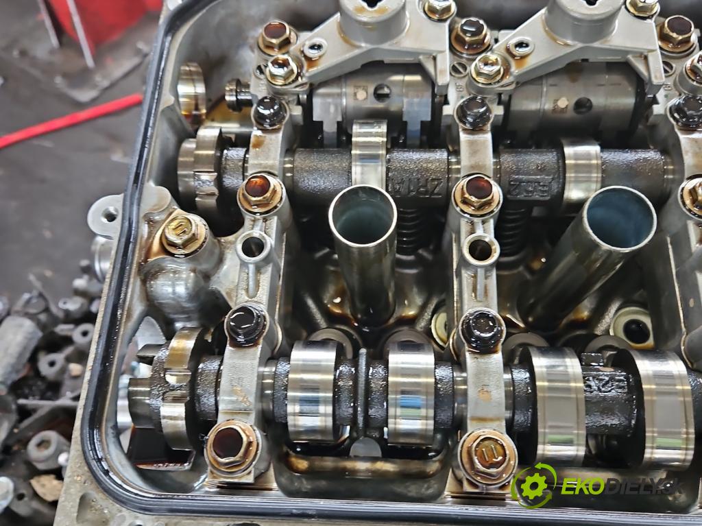 Toyota Auris II 2012-2018 1.6 16V 132 HP manual 97 kW 1598 cm3 5- motor benzín: 1ZR