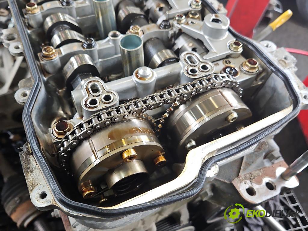 Toyota Auris II 2012-2018 1.6 16V 132 HP manual 97 kW 1598 cm3 5- motor benzín: 1ZR
