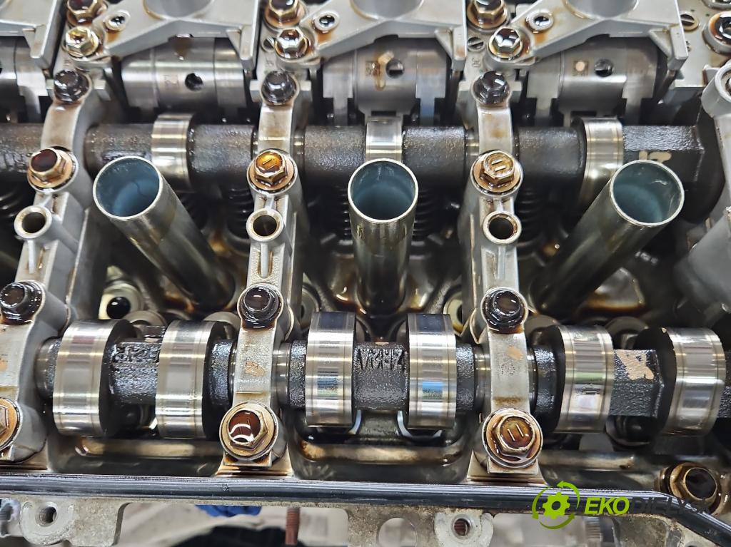 Toyota Auris II 2012-2018 1.6 16V 132 HP manual 97 kW 1598 cm3 5- motor benzín: 1ZR